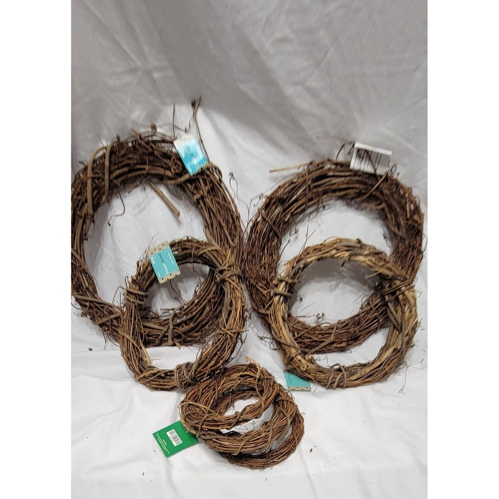 Natural Wreath Base Set of 8 Varies Sizes Spring Summer Fall Or Holiday New - Picture 3 of 13